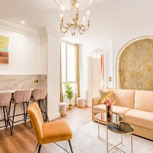 https://luxury-2-bedrooms-apartment-louvre-museum.fr-paris.fr